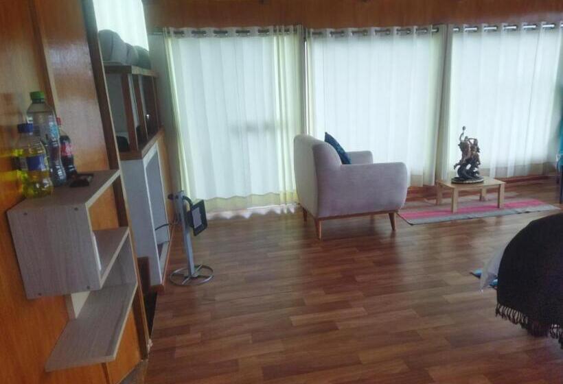 ベッドアンドブレックファースト Uros Samay Qilla Lodge