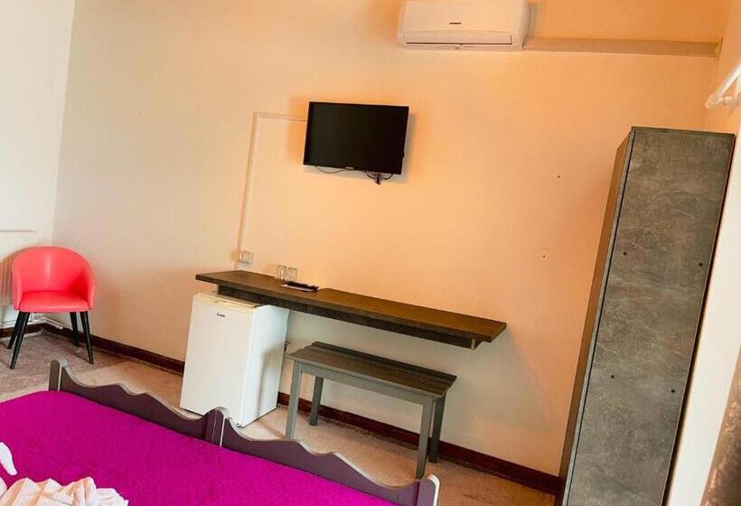 בית מלון כפרי Km 0