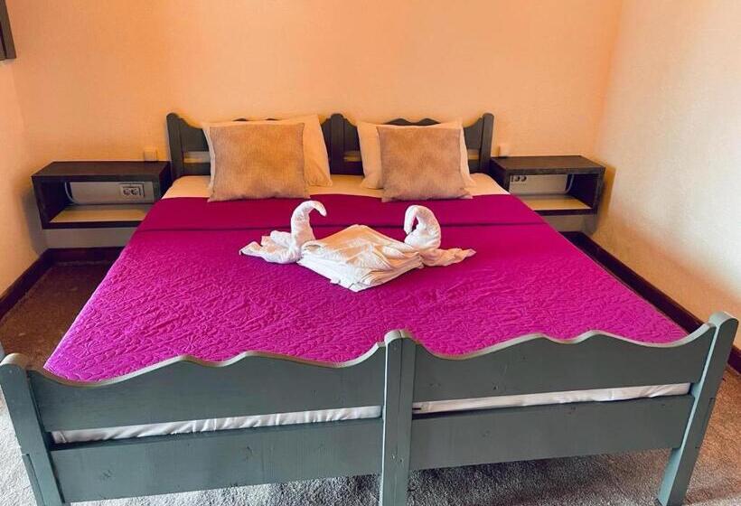 בית מלון כפרי Km 0