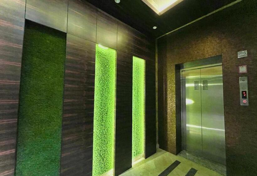 Kuber Palace ! Puri Near Sea Beach And Temple Fully Air Conditioned Hotel With Lift And Parking Faci