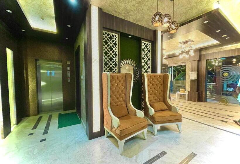 Kuber Palace ! Puri Near Sea Beach And Temple Fully Air Conditioned Hotel With Lift And Parking Faci