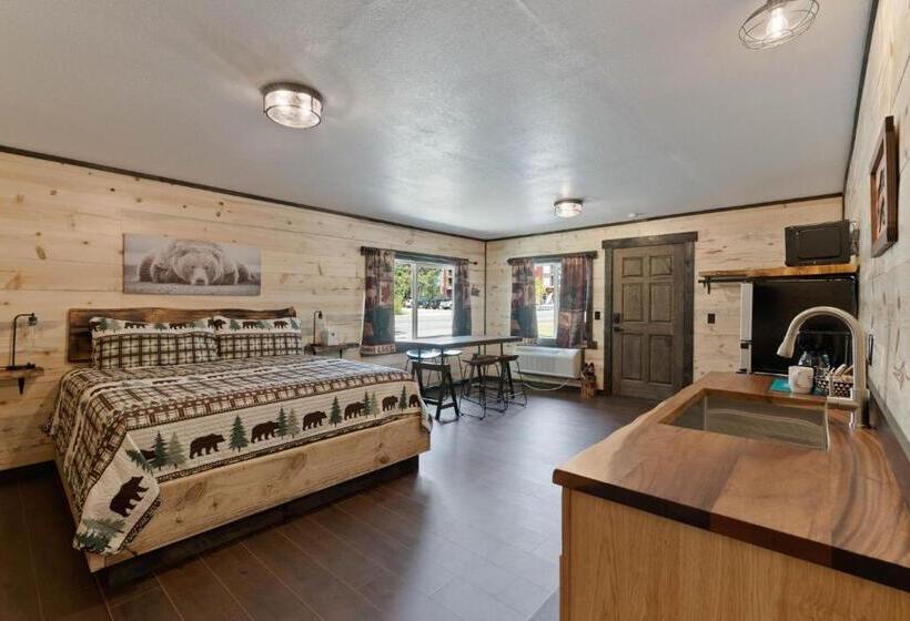 فندق Lake Village Lodge