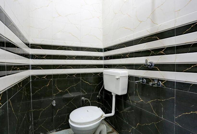 בית מלון כפרי Oyo 81234 Rock Star