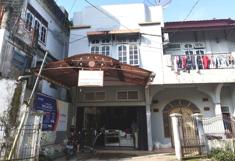 호텔 Oyo 92561 Excellent Kost