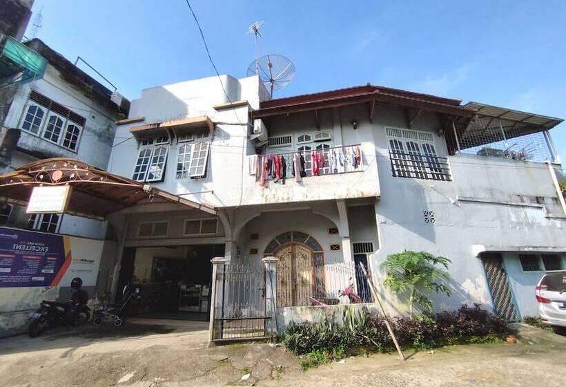 호텔 Oyo 92561 Excellent Kost