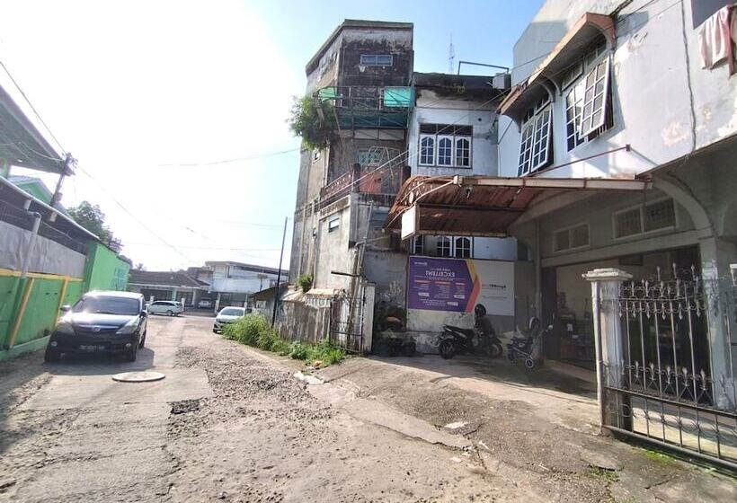 호텔 Oyo 92561 Excellent Kost