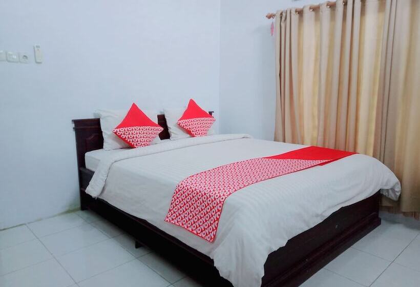 호텔 Oyo 92561 Excellent Kost