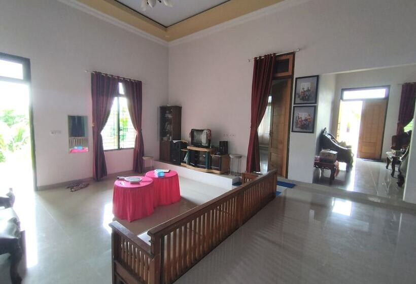 호텔 Oyo 92561 Excellent Kost