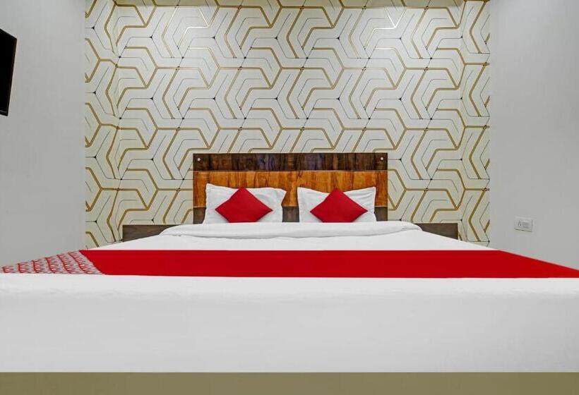 Hotel Oyo Flagship 81271  Blue Wings