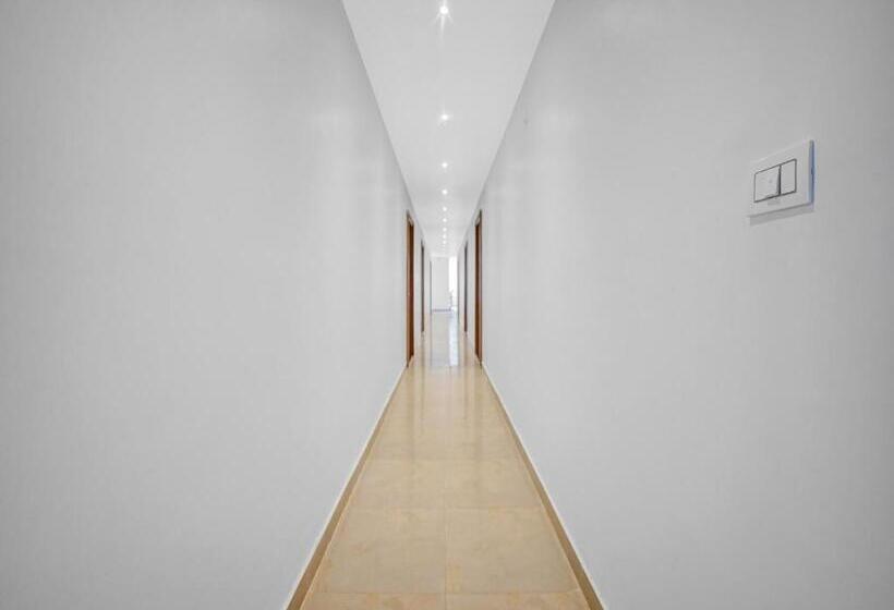 ホテル Oyo Flagship 81293  As Residency