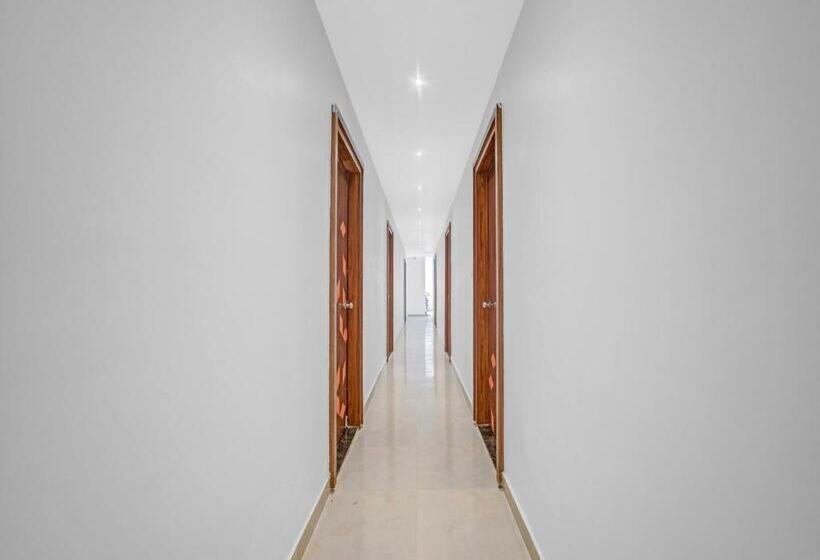 ホテル Oyo Flagship 81293  As Residency