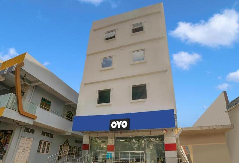 ホテル Oyo Flagship 81293  As Residency