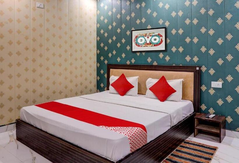 Отель Oyo Flagship 81296 Sh