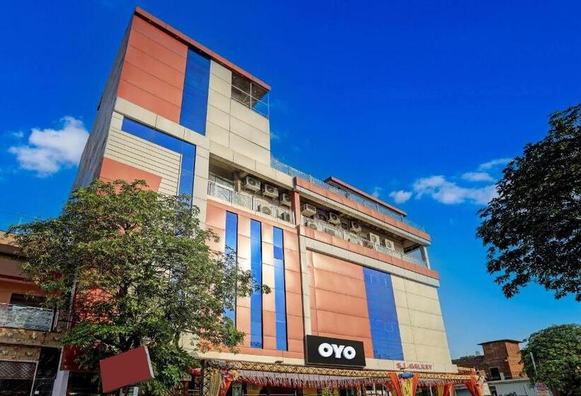 호텔 Oyo Flagship 81296 Sh