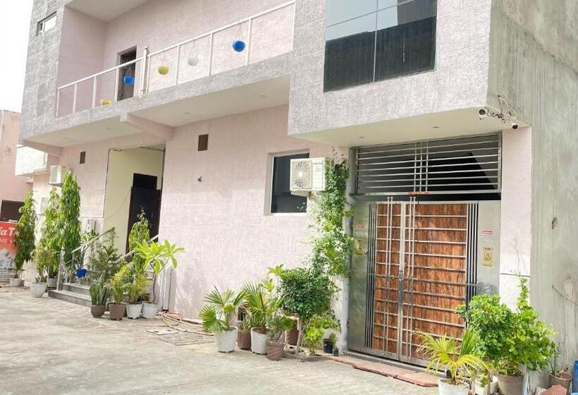 Sia Taj Hotel I Nearest Taj Mahal I Agra I Couple Friendly