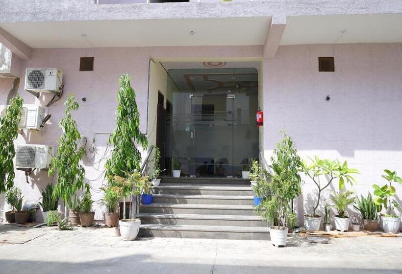 Sia Taj Hotel I Nearest Taj Mahal I Agra I Couple Friendly