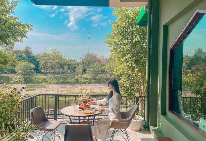 Пансион Junior Family Room By 233poshtel