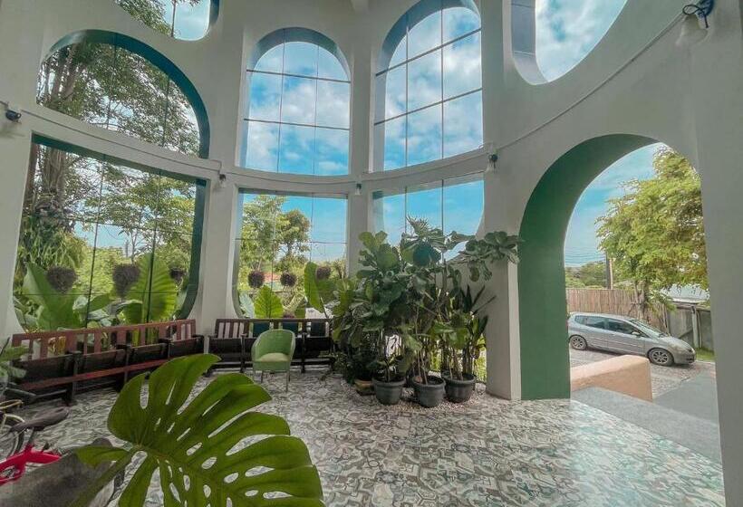 Пансион Junior Family Room By 233poshtel