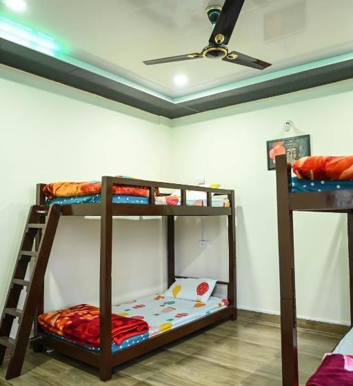 膳宿费 La Montana