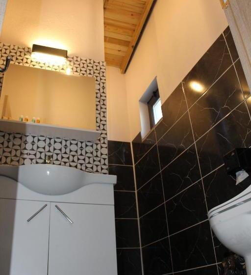 بنسيون Mavriya