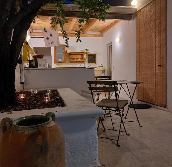 펜션 Nunnu Pati Apartment