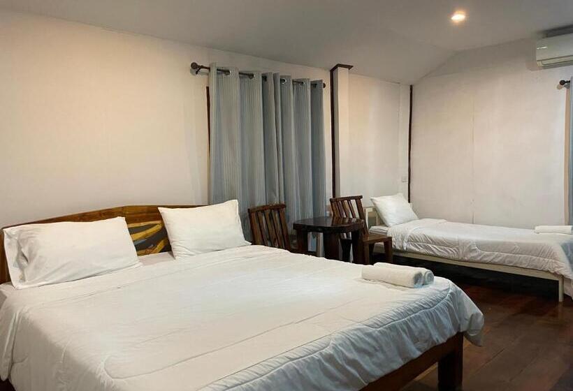 Курорт บ้านระการีสอร์ต