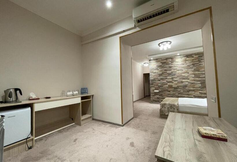 Delin Hotel And Tours