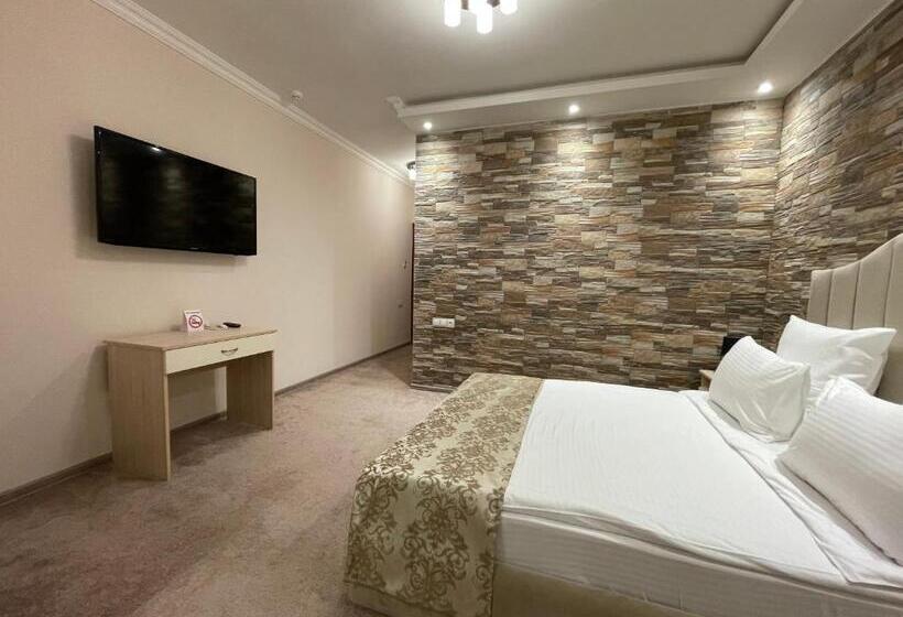 Delin Hotel And Tours