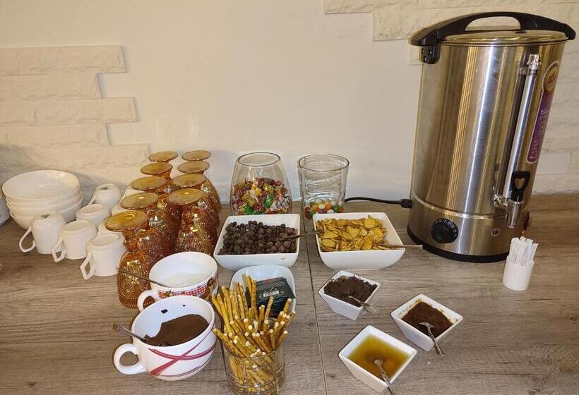 Delin Hotel And Tours