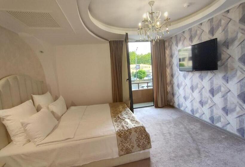 Delin Hotel And Tours