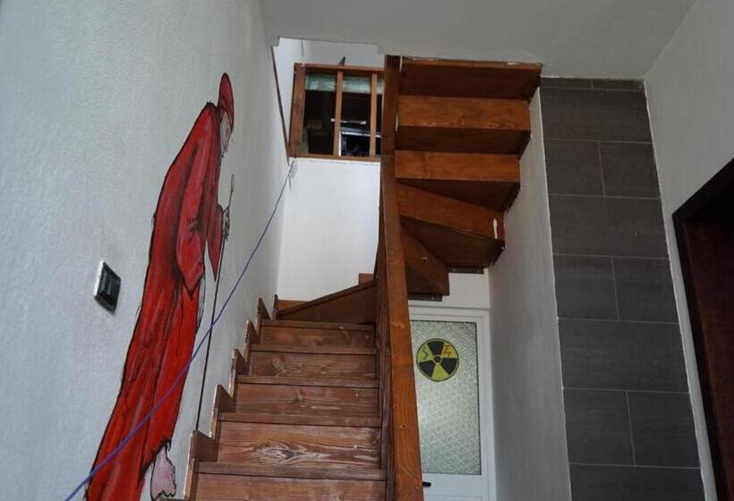 Divina Hostel