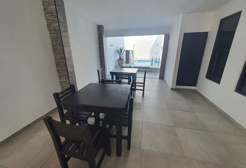 فندق Fiesta Miramar