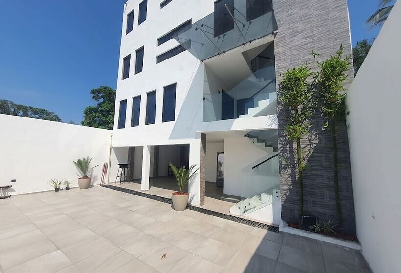 فندق Fiesta Miramar