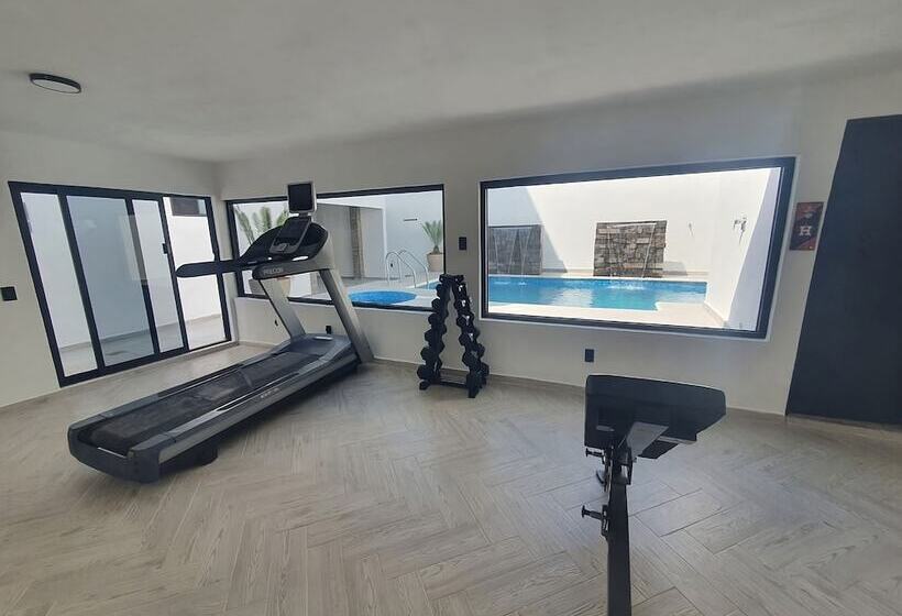 فندق Fiesta Miramar