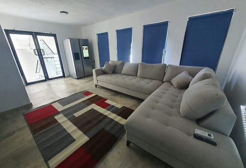 فندق Fiesta Miramar