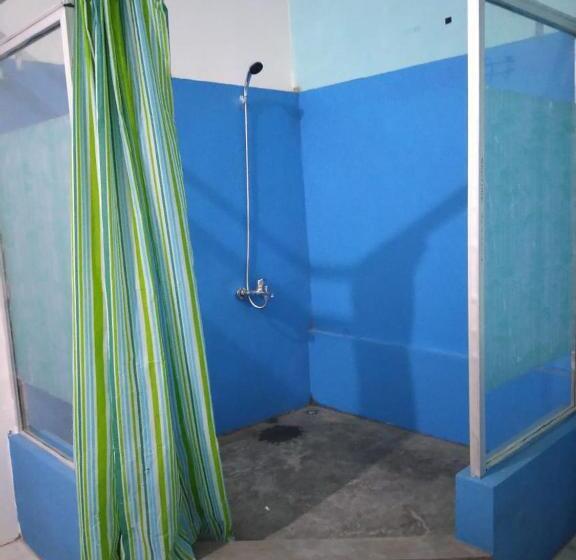 酒店 Gadjah Mada Hall Cafe & Penginapan