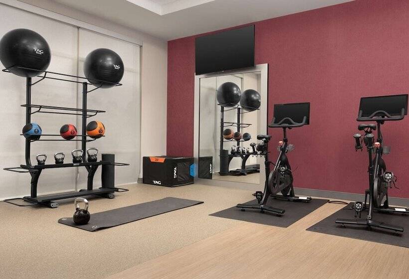 בית מלון כפרי Home2 Suites By Hilton Durham University Medical Center