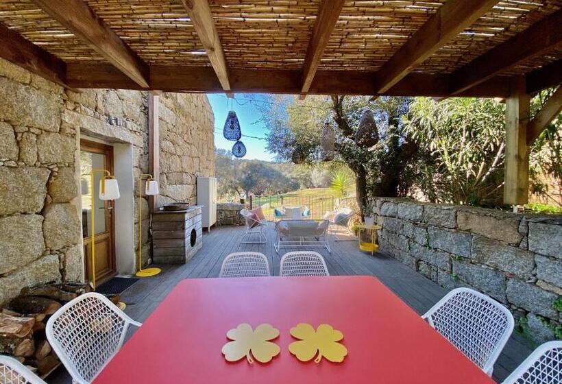 Отель Les Bergeries De Figari