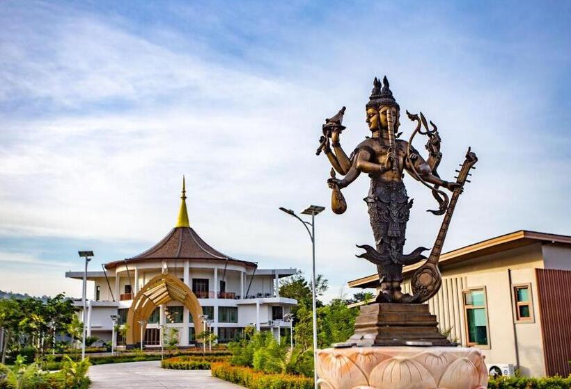 Отель Nakaburi Sanctuary Resort&spa