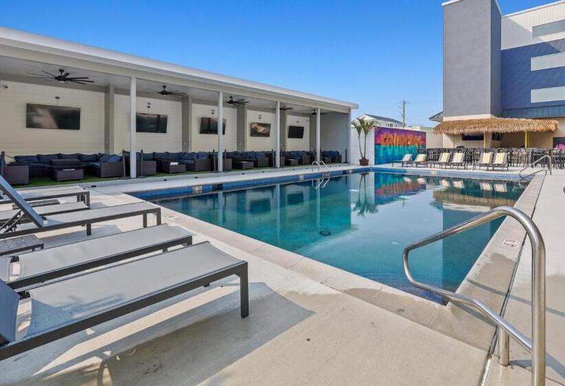 בית מלון כפרי Seaport Suites