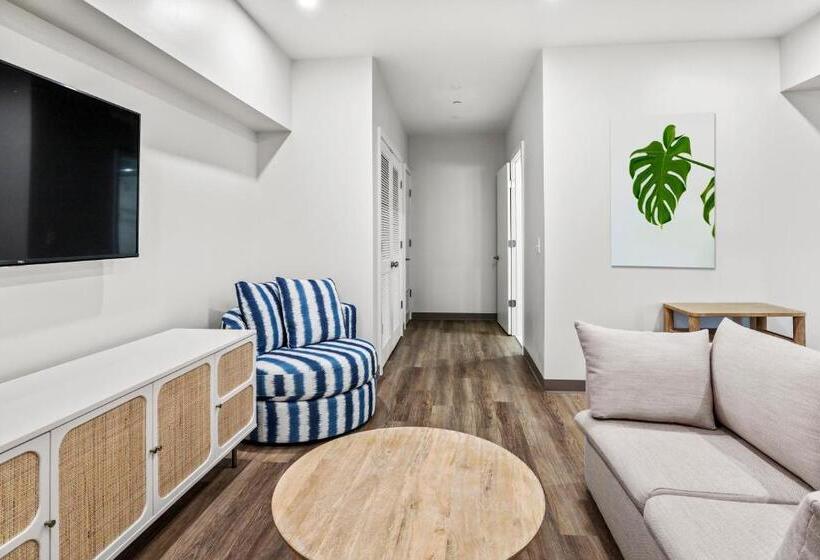 בית מלון כפרי Seaport Suites