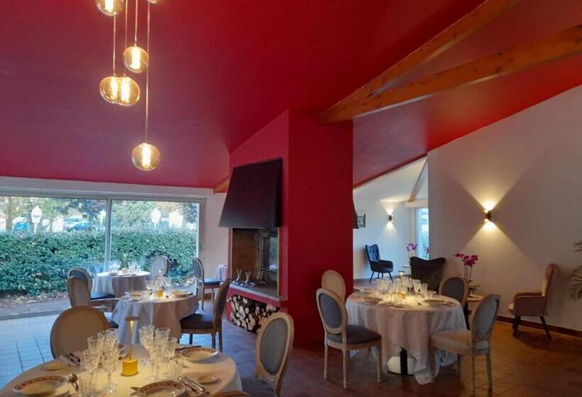 Hôtel Restaurant Platanes   Kb Hotel Group