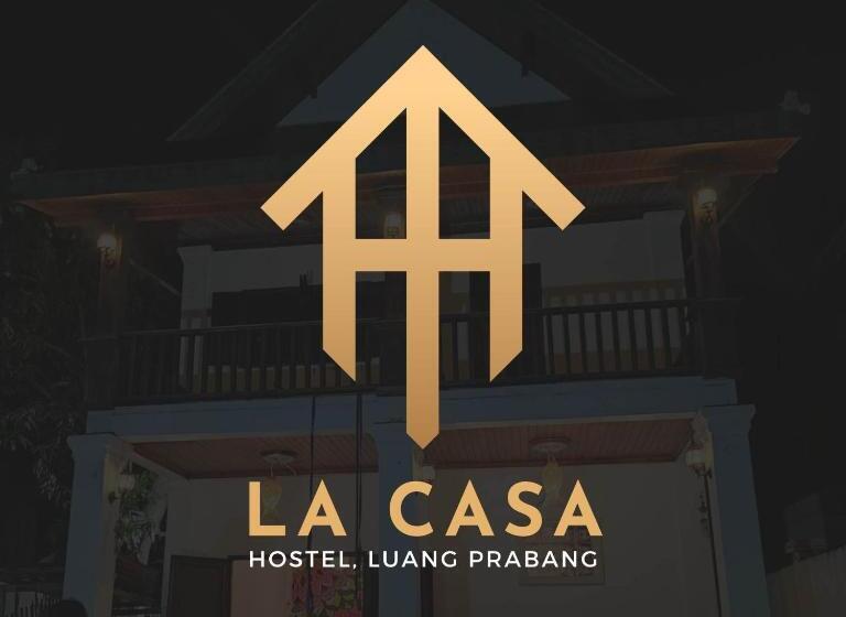 La Casa Hostel