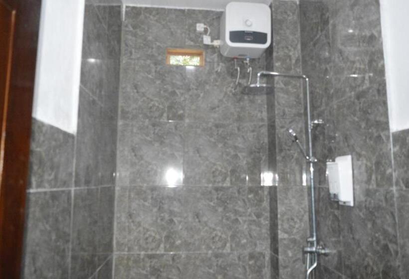 پانسیون Mahoni Guest House Labuan Bajo