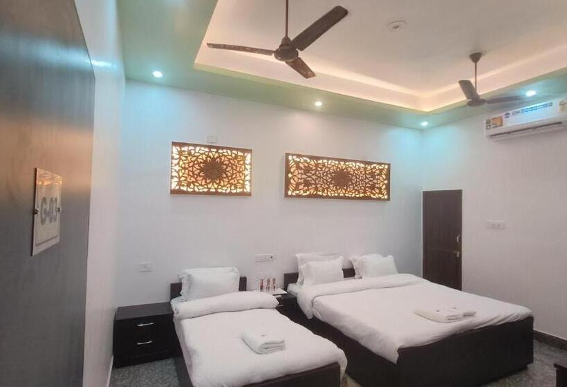 ペンション Ratna Hotel & Banquet