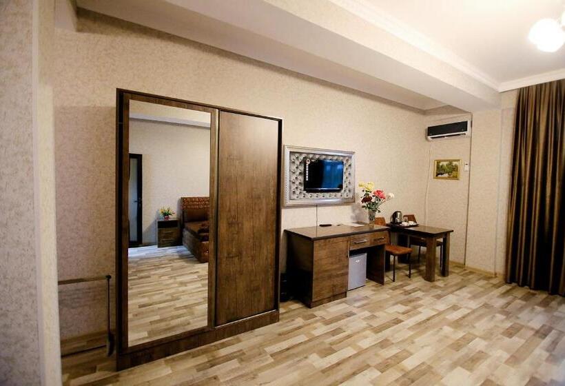 استراحتگاه Nur Naftalan