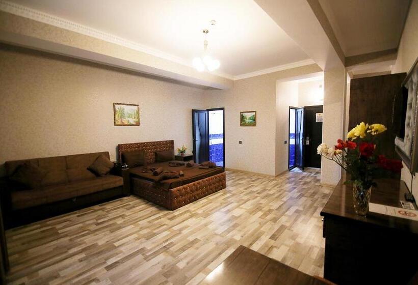 استراحتگاه Nur Naftalan