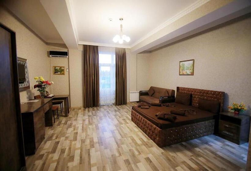 استراحتگاه Nur Naftalan