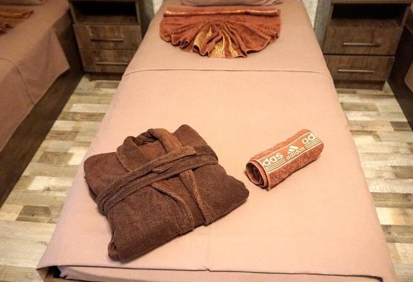 استراحتگاه Nur Naftalan