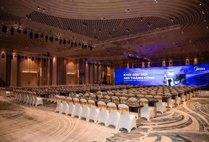 Hotel Arena Cam Ranh Beach Resort